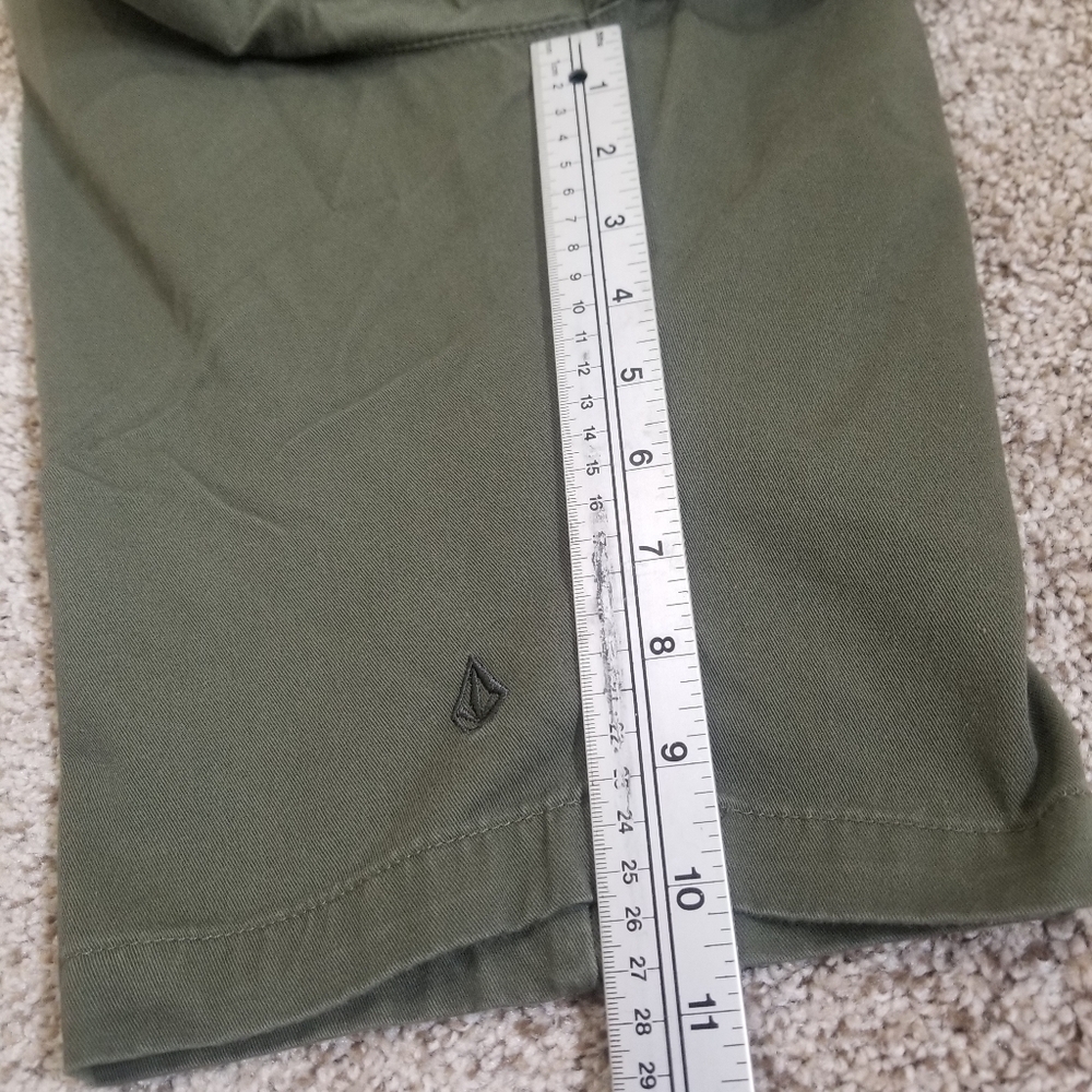 Volcom Shorts - Picture 4 of 6